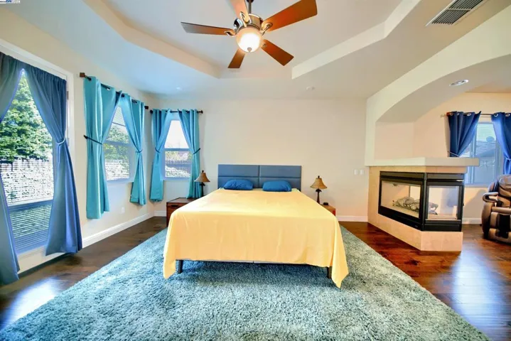 1079 Glen Abbey Dr, Manteca, California 95336