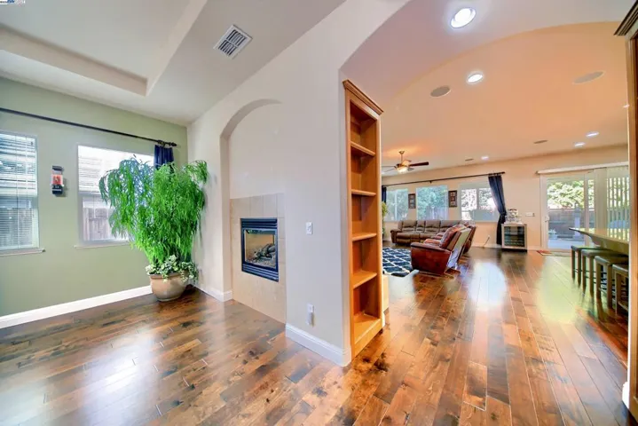 1079 Glen Abbey Dr, Manteca, California 95336