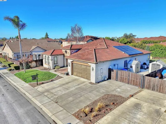 1079 Glen Abbey Dr, Manteca, California 95336