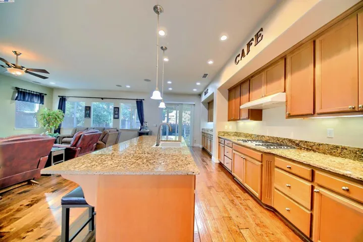 1079 Glen Abbey Dr, Manteca, California 95336