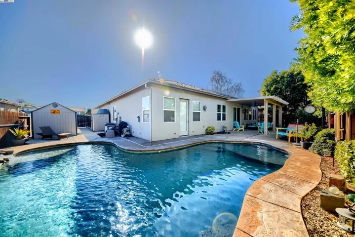 1079 Glen Abbey Dr, Manteca, California 95336