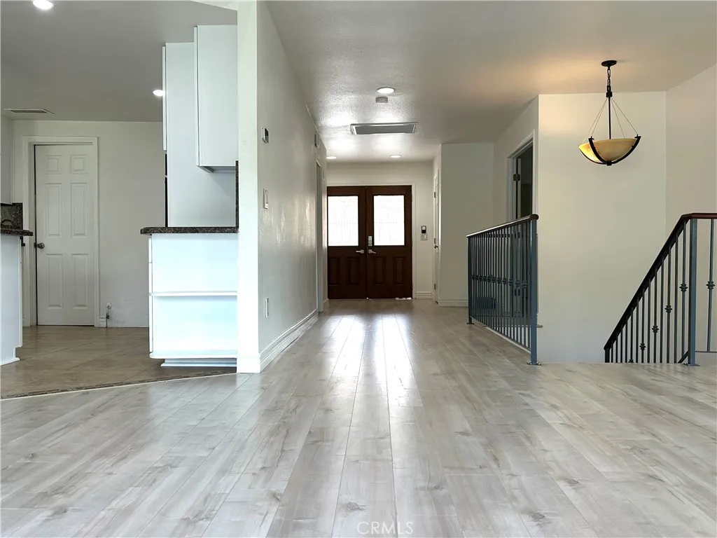 22700 Cascade Drive, Canyon Lake, California 92587 home-pic-6