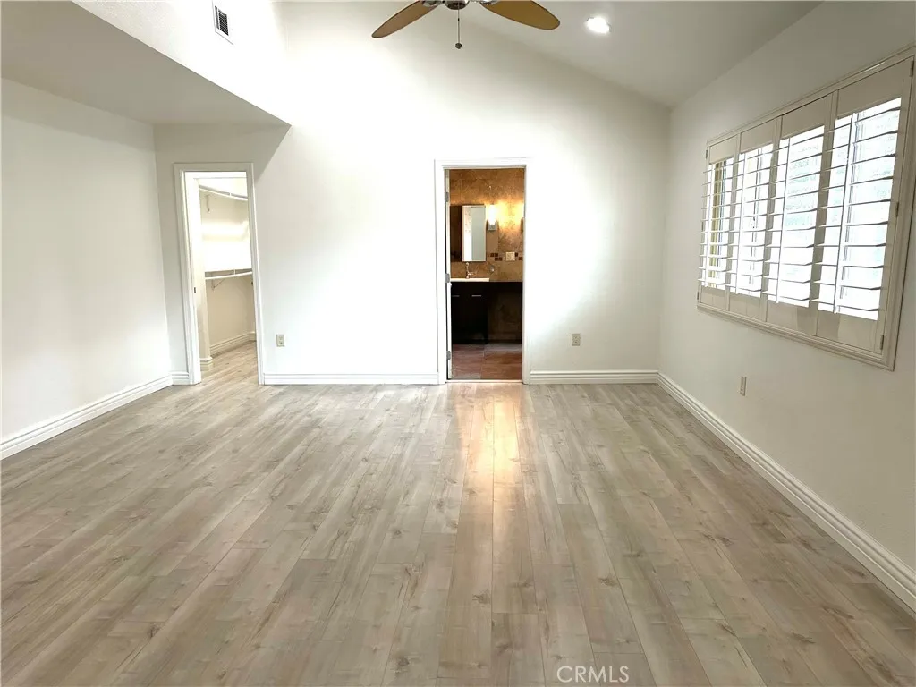 22700 Cascade Drive, Canyon Lake, California 92587 home-pic-10