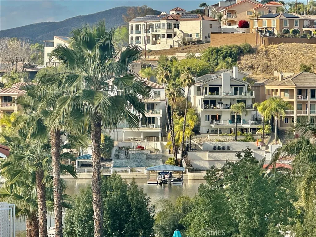 22700 Cascade Drive, Canyon Lake, California 92587 home-pic-24