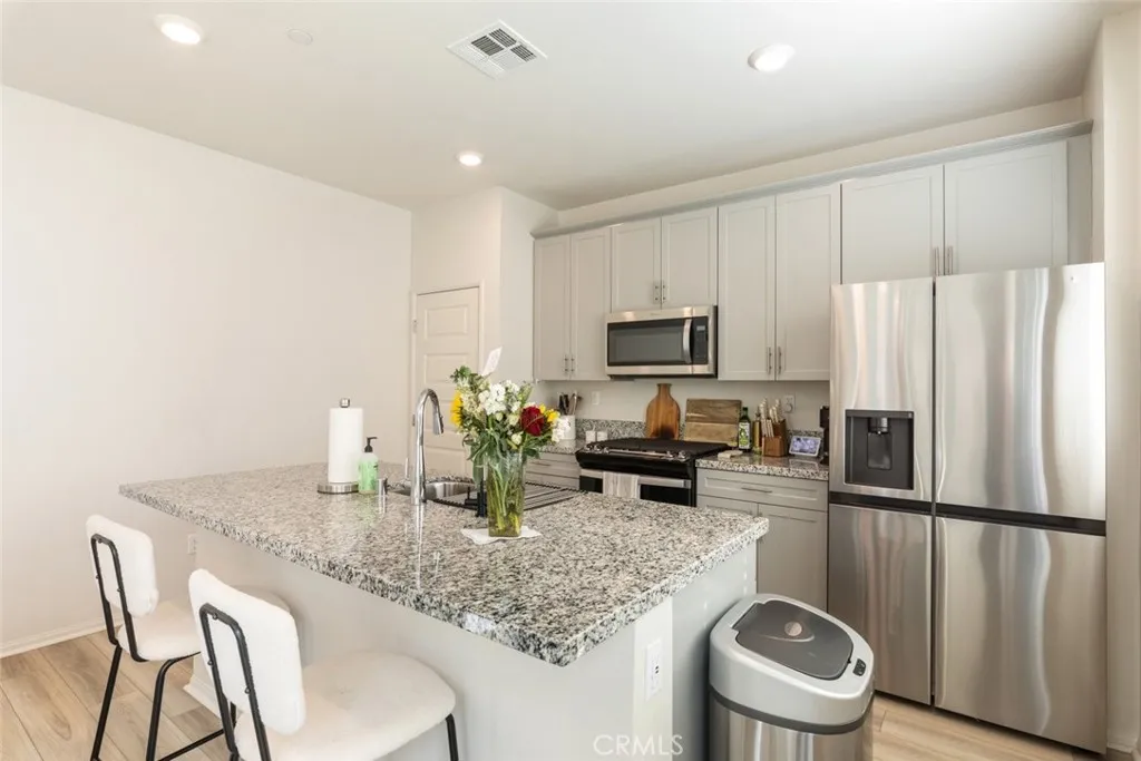 28261 Ashtree Street, Temecula, California 92591 home-pic-11