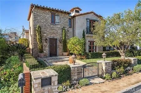 511 Fullerton Avenue, Newport Beach, California 92663