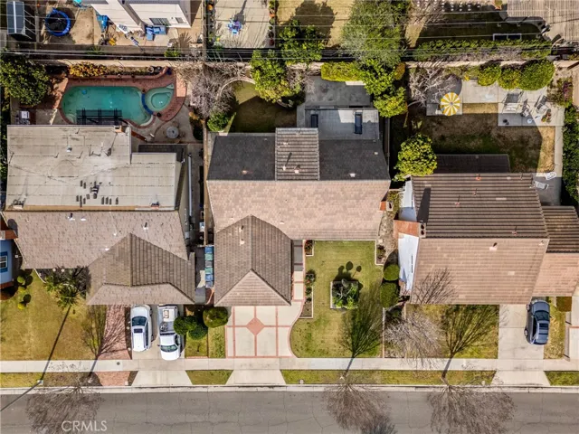 The pleasant curb appeal starts with the nicely manicured front yard.