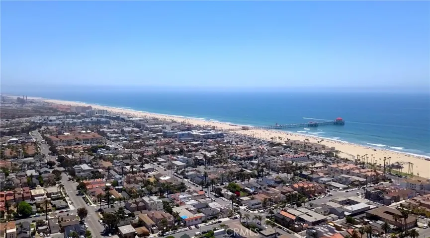 Looking towards the pier from 17th Street!