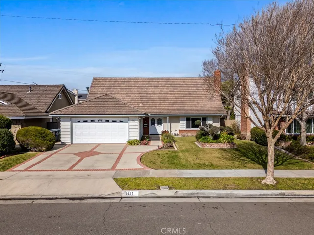 Welcome to your beach close, two story, interior tract home!
