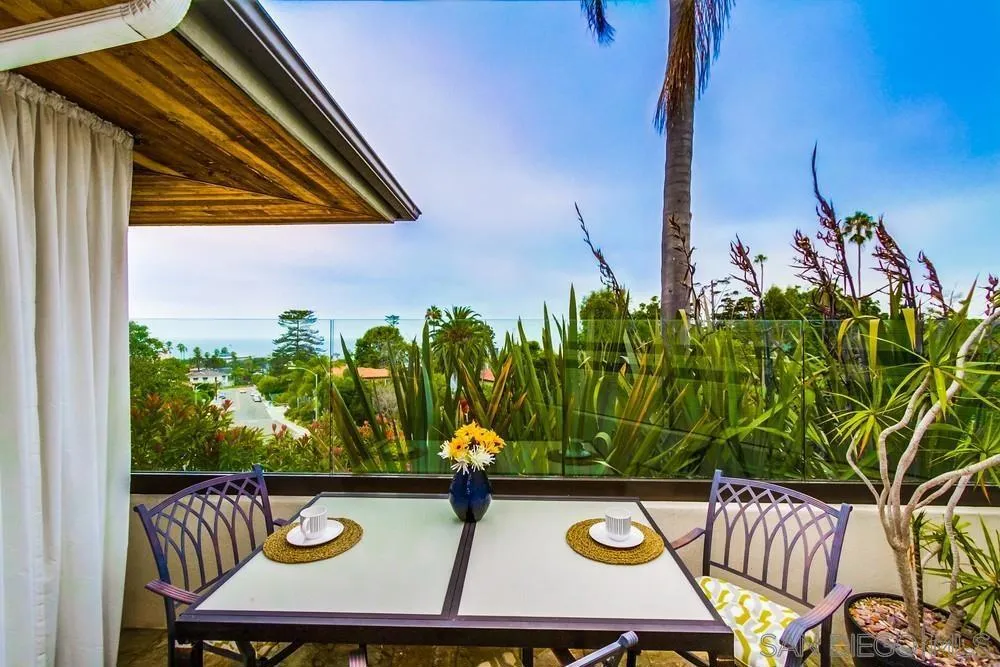 7651 Country Club Drive, La Jolla, California 92037 home-pic-47