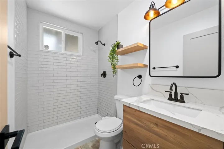 211 Greenview Road, Escondido, California 92026