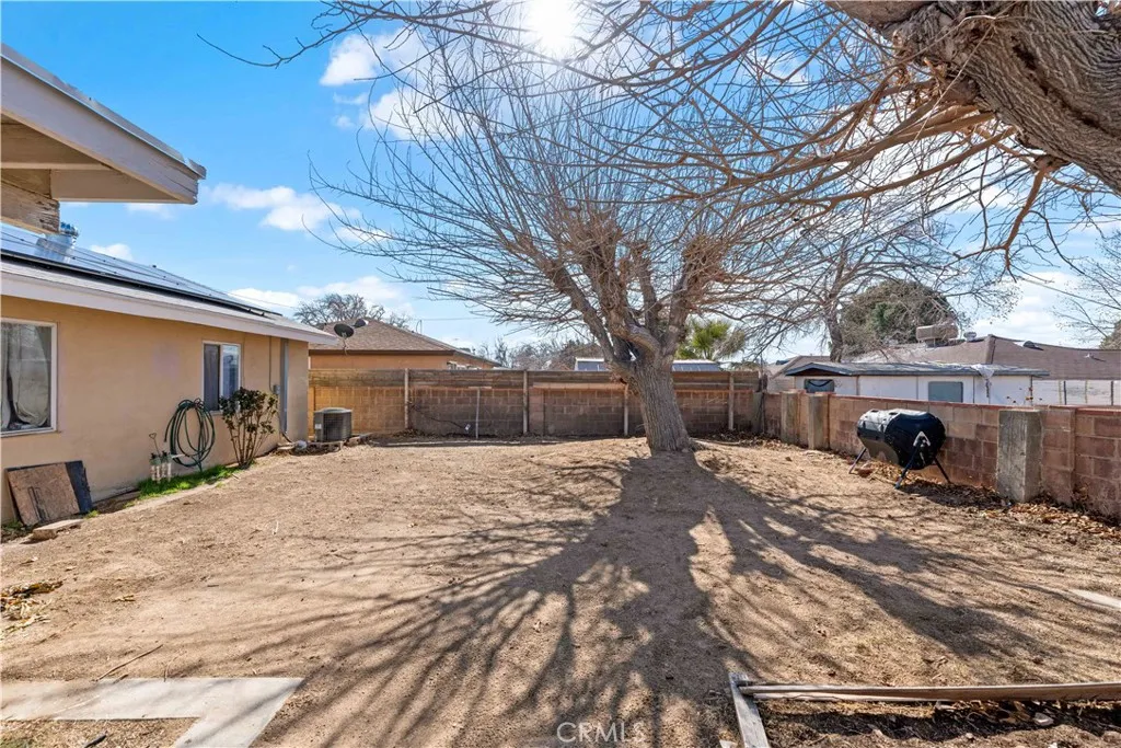 45421 4th Street E, Lancaster, California 93535 home-pic-17