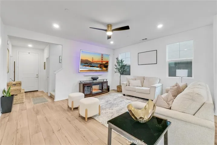 16722 Petrus Lane, Fontana, California 92336