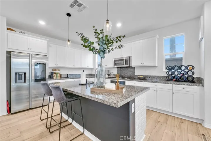 16722 Petrus Lane, Fontana, California 92336