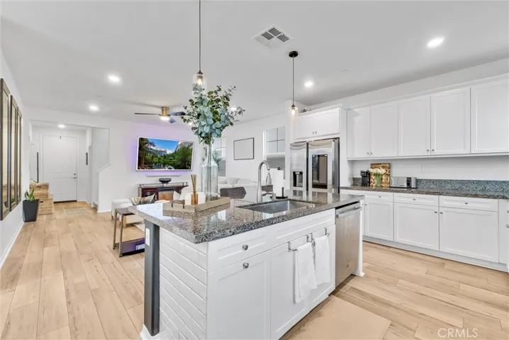 16722 Petrus Lane, Fontana, California 92336