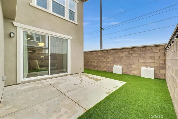 16722 Petrus Lane, Fontana, California 92336