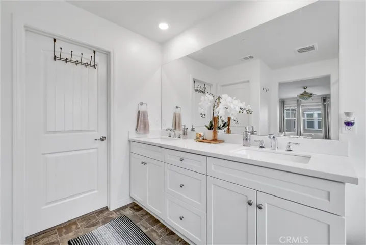 16722 Petrus Lane, Fontana, California 92336