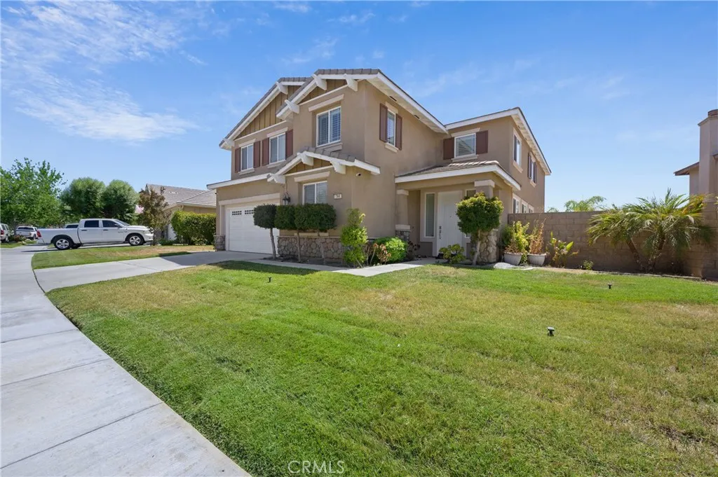 744 Suncup Circle, Hemet, California 92543 home-pic-1