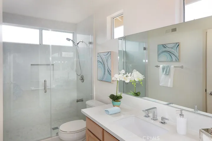 Gorgeously remodeled jack and jill bathroom