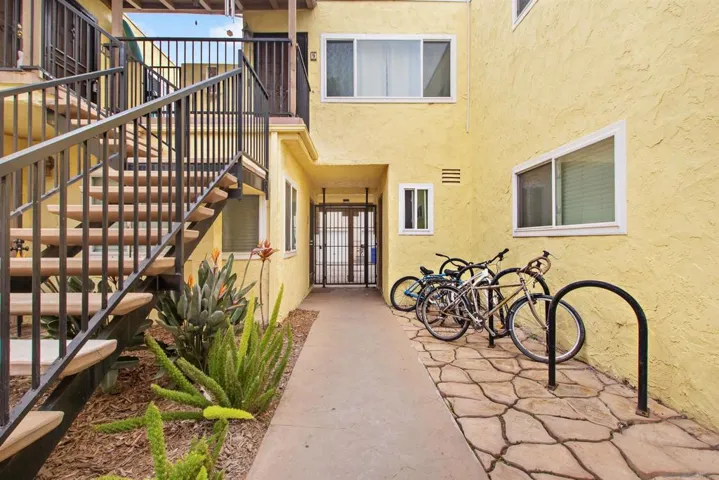 4950 Coronado Ave 3, San Diego, California 92107