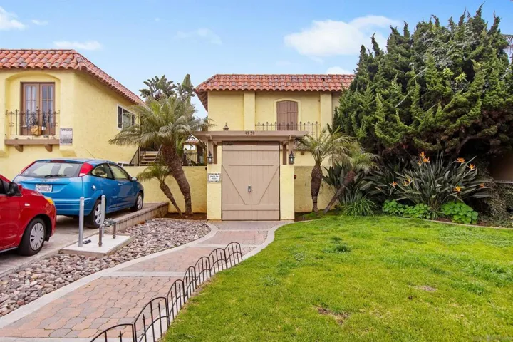 4950 Coronado Ave 3, San Diego, California 92107
