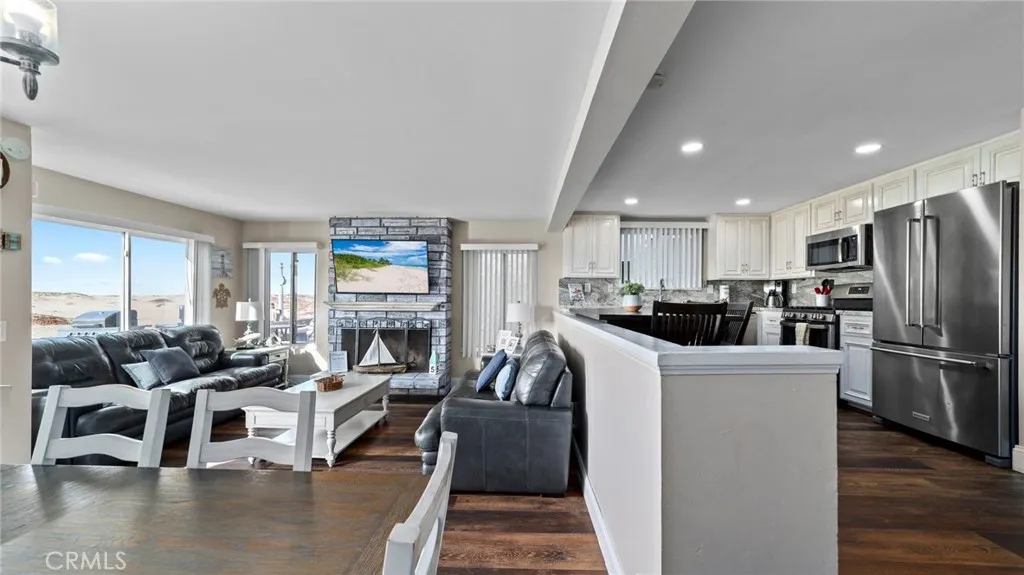 402 E Oceanfront, Newport Beach, California 92661 home-pic-9