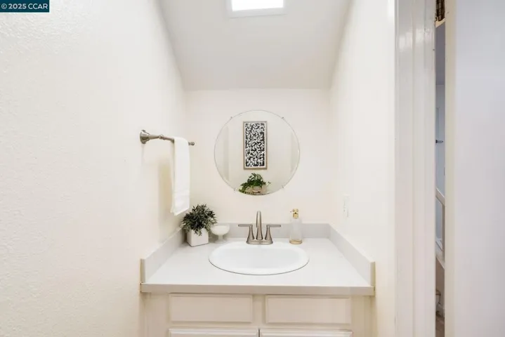 220 Apollo 4, Hercules, California 94547