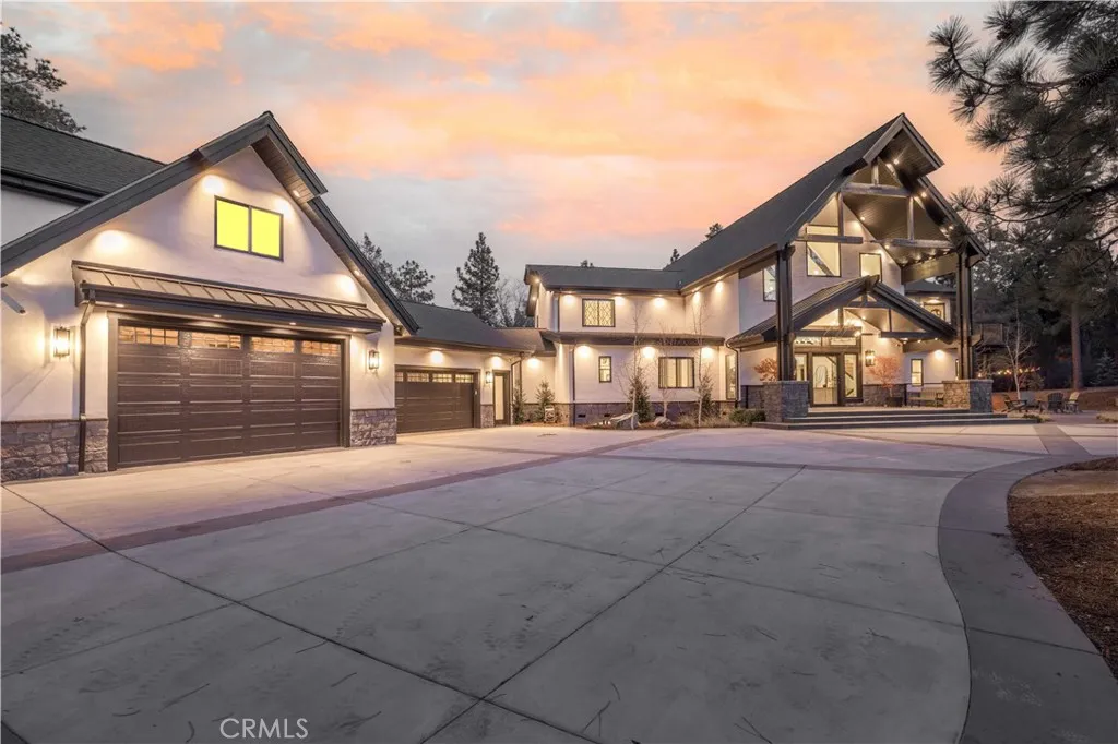 634 Cedar Glen Drive, Big Bear City, California 92314 home-pic-4