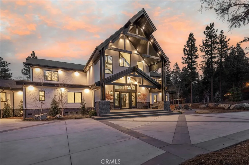 634 Cedar Glen Drive, Big Bear City, California 92314 home-pic-3