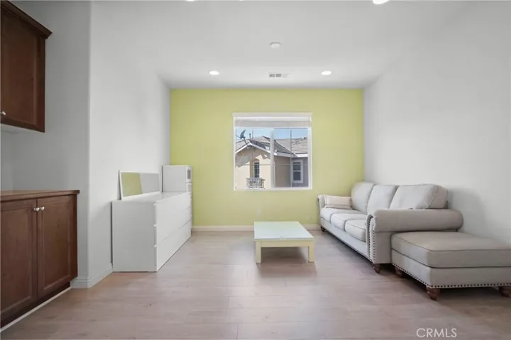 155 Clearwood St., Fillmore, California 93015