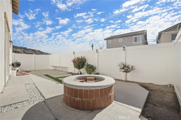155 Clearwood St., Fillmore, California 93015