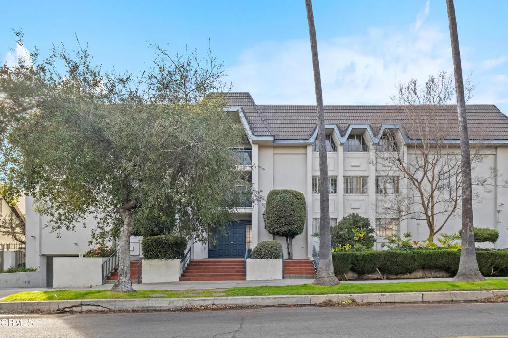 497 S El Molino Avenue 102, Pasadena, California 91101 home-pic-1