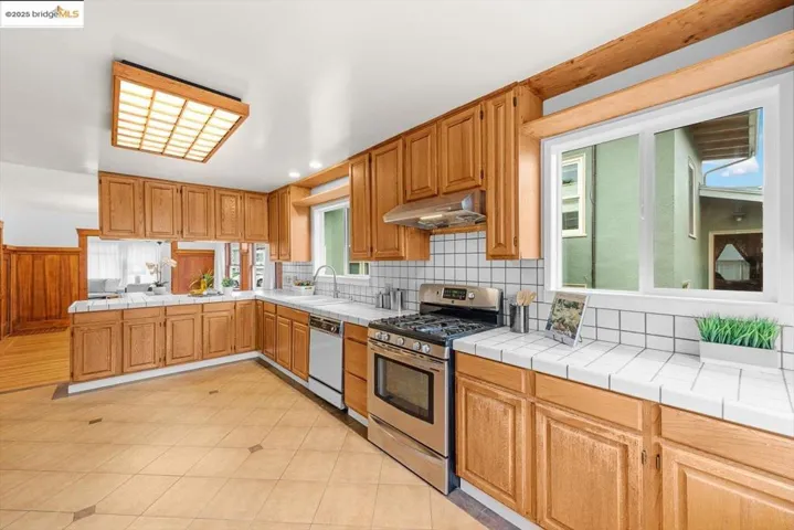2515 Encinal Ave, Alameda, California 94501