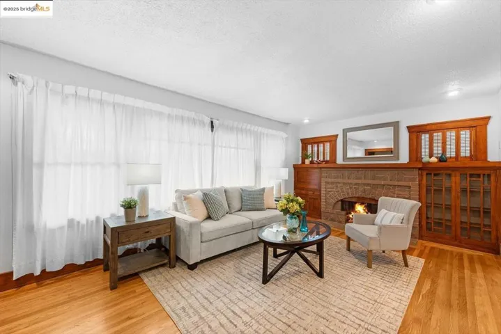 2515 Encinal Ave, Alameda, California 94501