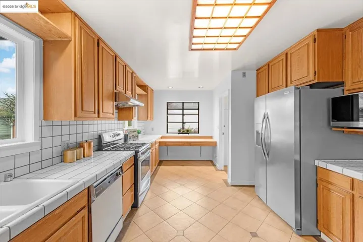 2515 Encinal Ave, Alameda, California 94501