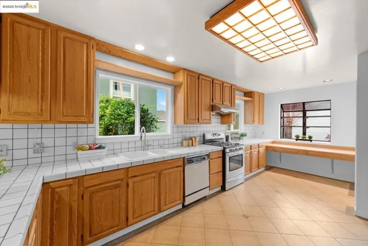 2515 Encinal Ave, Alameda, California 94501