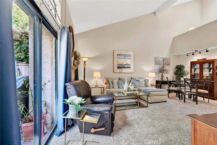 9869 Lewis Avenue, Fountain Valley, California 92708