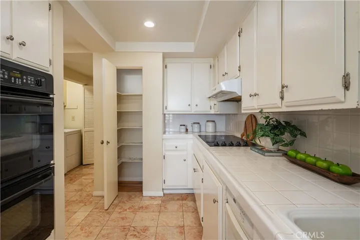3200 La Rotonda Drive 405, Rancho Palos Verdes, California 90275