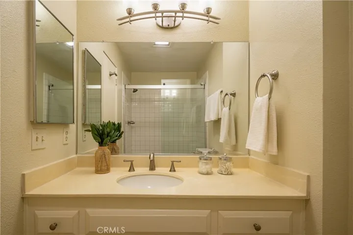 3200 La Rotonda Drive 405, Rancho Palos Verdes, California 90275