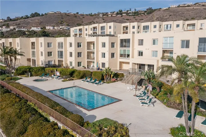 3200 La Rotonda Drive 405, Rancho Palos Verdes, California 90275