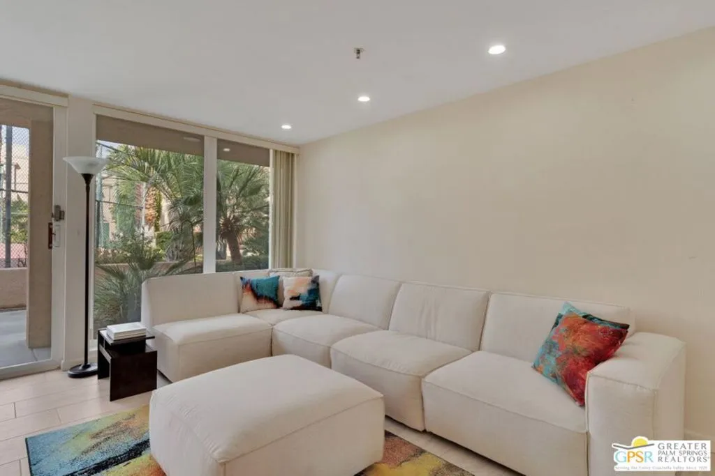 1555 N Chaparral Road 320, Palm Springs, California 92262 home-pic-2