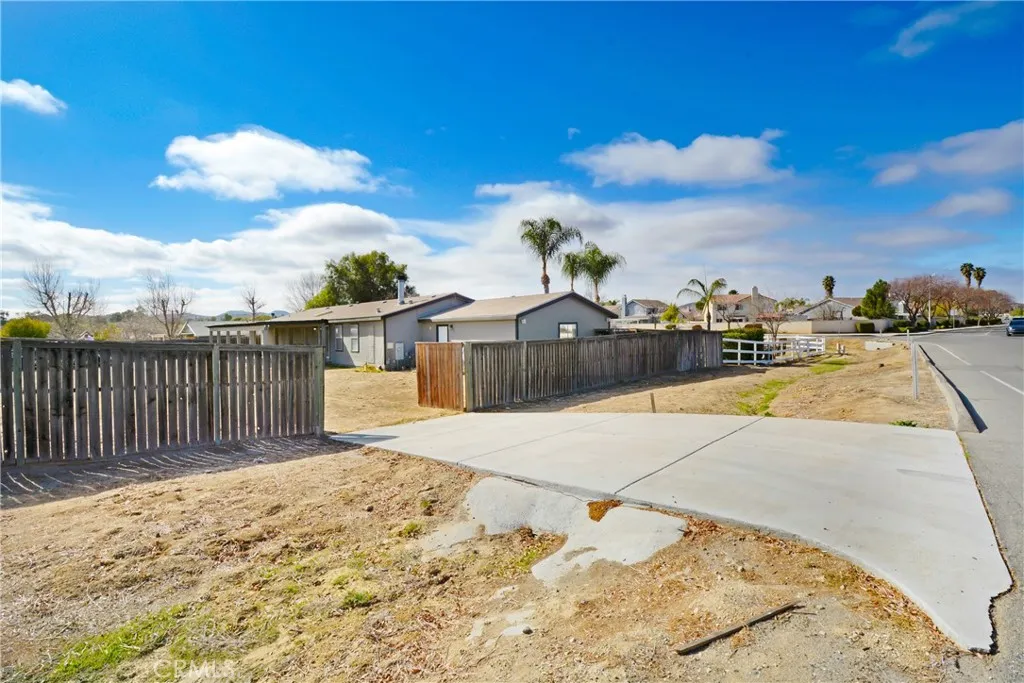 30550 Stern Drive, Menifee, California 92584 home-pic-4