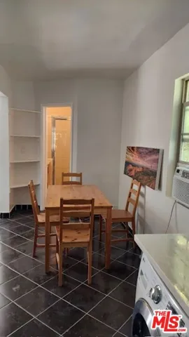 1053 S Stanley Avenue 2, Los Angeles, California 90019
