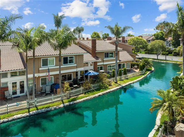 7885 Seawall Circle, Huntington Beach, California 92648