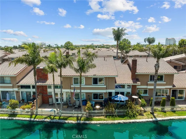 7885 Seawall Circle, Huntington Beach, California 92648