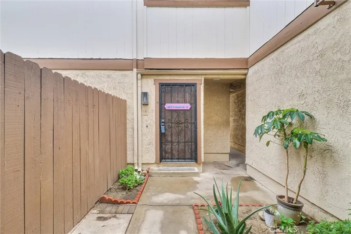 2017 S Campus Avenue G, Ontario, California 91761