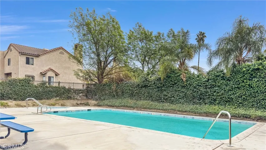 2017 S Campus Avenue G, Ontario, California 91761