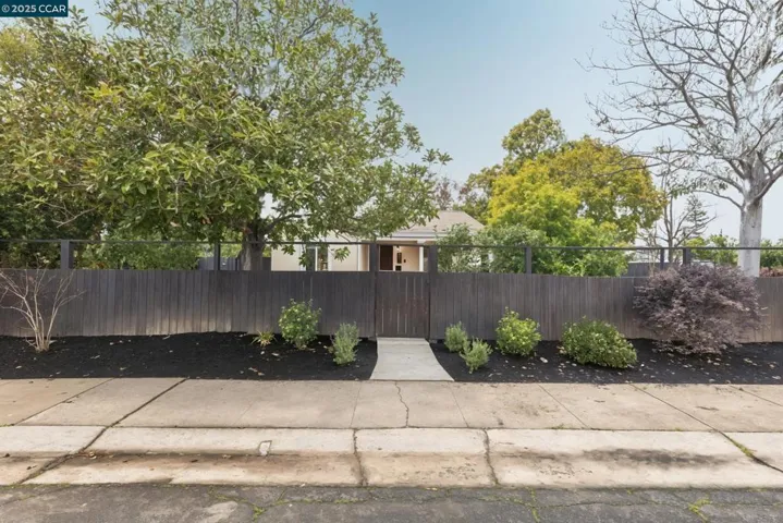 6397 9th Ave, Sacramento, California 95820