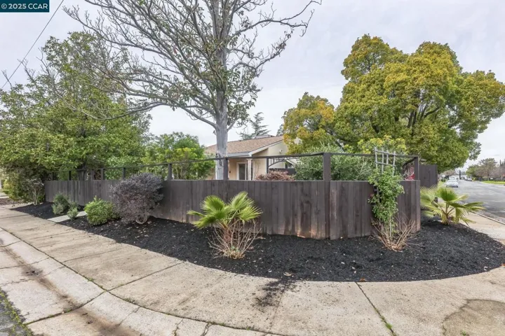 6397 9th Ave, Sacramento, California 95820