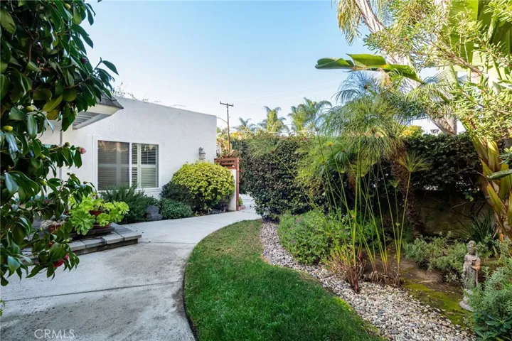 1240 Keats Street, Manhattan Beach, California 90266